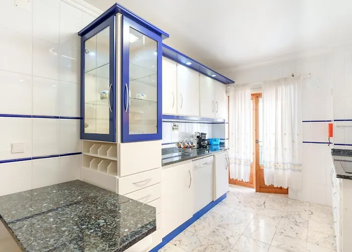 Dina's At Apartament *